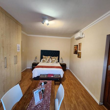 Jenvey House Selfcatering Apartments & Bnb Port Elizabeth Eksteriør billede